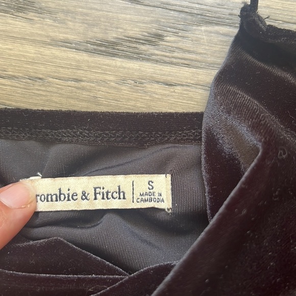 Abercrombie & Fitch | Black velvet cowl neck bodysuit - Picture 8 of 13